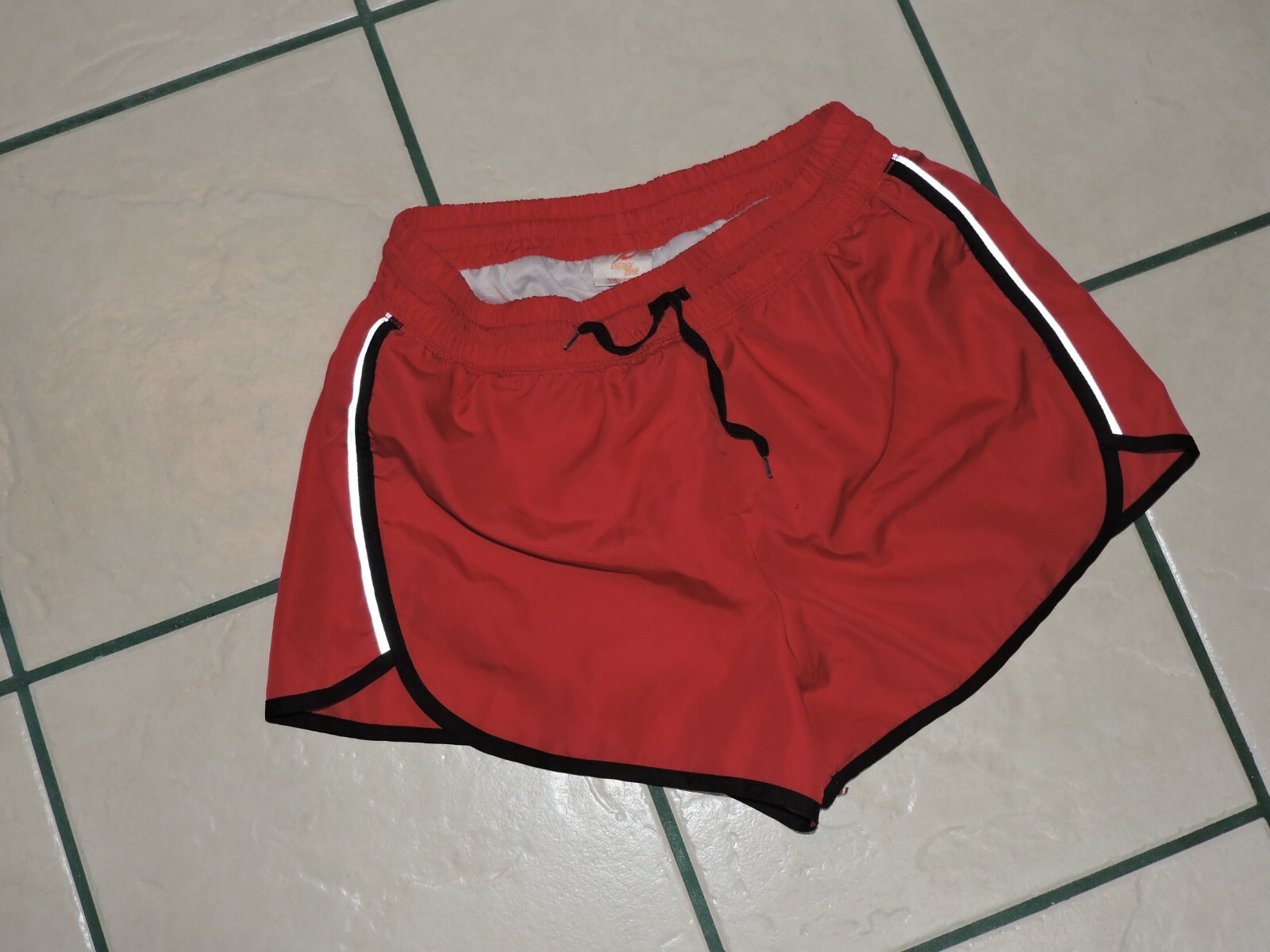 ENERGY ZONE BRAND RED POLYESTER LINED RUNNING SHORTS SZ S DRAWSTRING