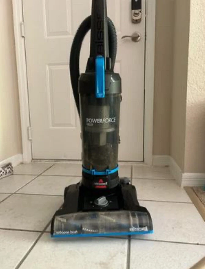 BISSELL PowerForce Compact Upright Vacuum Cleaner - Image 4 of 4