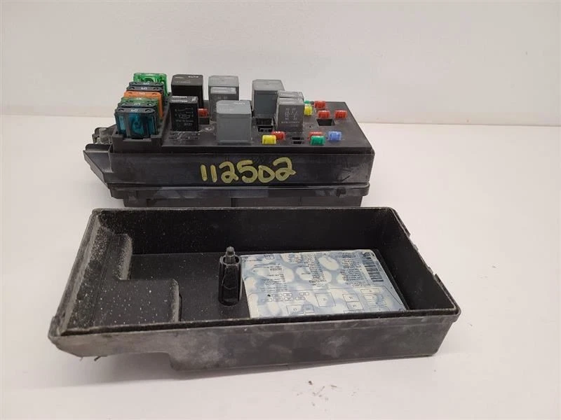 Pontiac Grand Prix 2002-2003 caja de fusibles motor 10319221 02-03 Foto 2 de 4