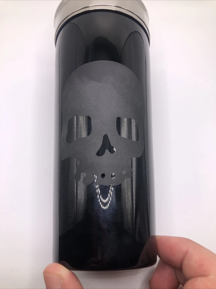 Coctelera de vidrio calavera grabada Pottery Barn cóctel Martini mezclador vajilla Foto 4 de 4