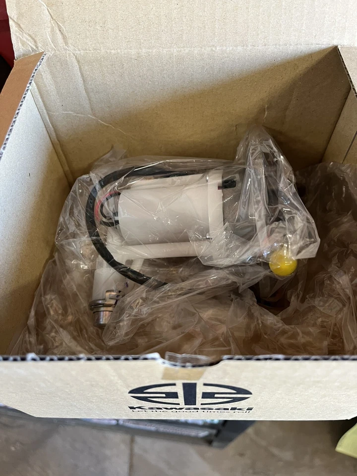 Kawasaki Pump, Fuel. OEM. Part# 49040-0768. 2019-2023 KX450/KX450X/KX450SR - Image 4 of 4
