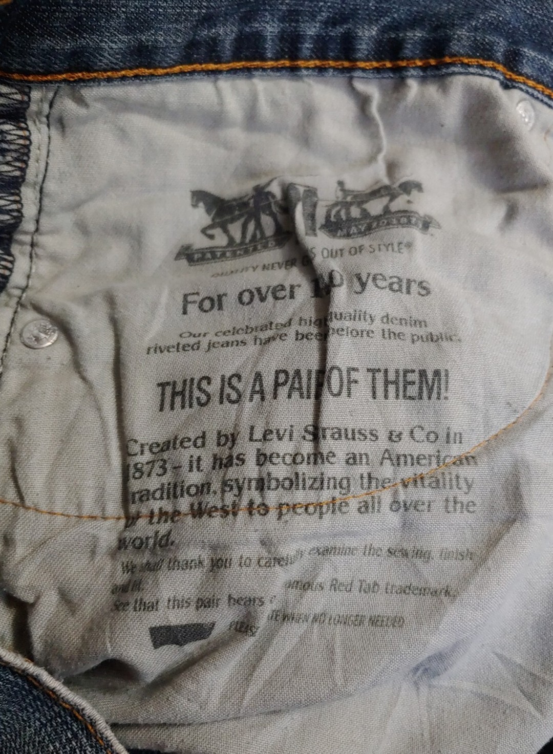 Levi's 505 Strauss &Co Jeans Mens measured 34x31 Denim Washed Blue Zipup Logo