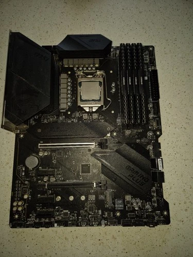 Scheda Madre Msi Z490 Gaming Plus + I 5 10600k + 32 Gb Ram Ddr 4 3000mhz Corsair