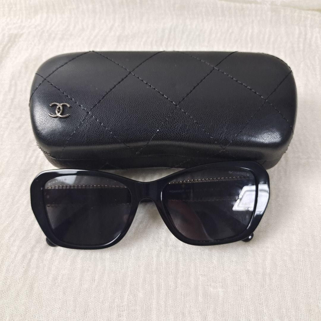 Chanel Black Cat Eye Sunglasses with UV Protection