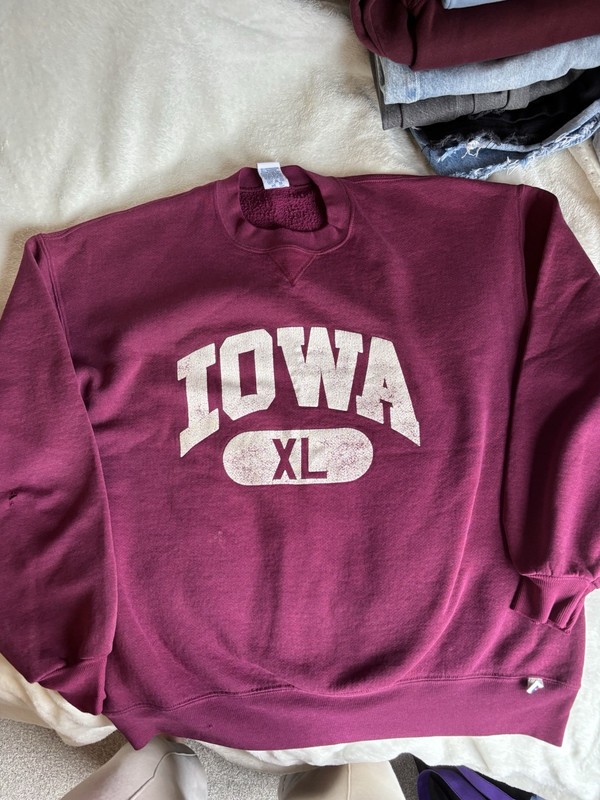 Retro Russell Athletic Iowa Hawkeyes XL Crewneck 