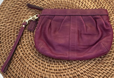 VINTAGE Coach dark pink Small Pleated Zip Wristlet Pouch Lined w/ Inner Pockets
