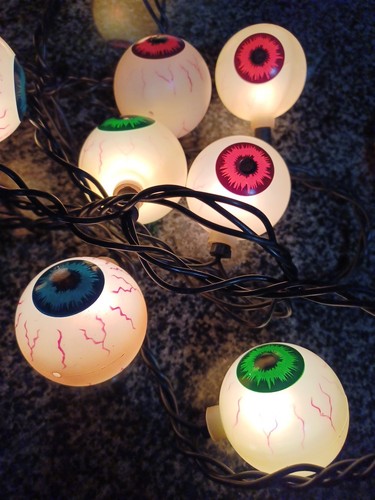 Halloween (1) String Light 10 Creepy Blue Green & Orange Eyeballs - Picture 4 of 5