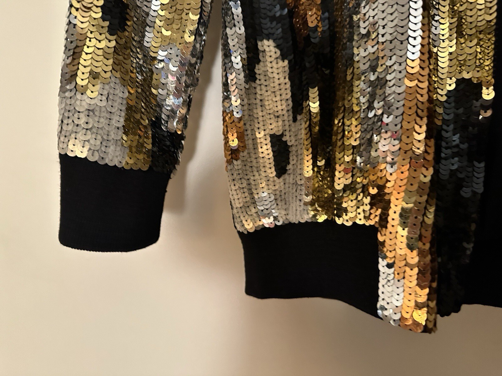 Sequin Bomber Jacket Excellent Condition Via Cond… - image 4