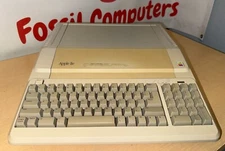 1982 Apple IIe A2S2128 Platinum Computer 64Kb 820-0064-B  (Parts or Repair)