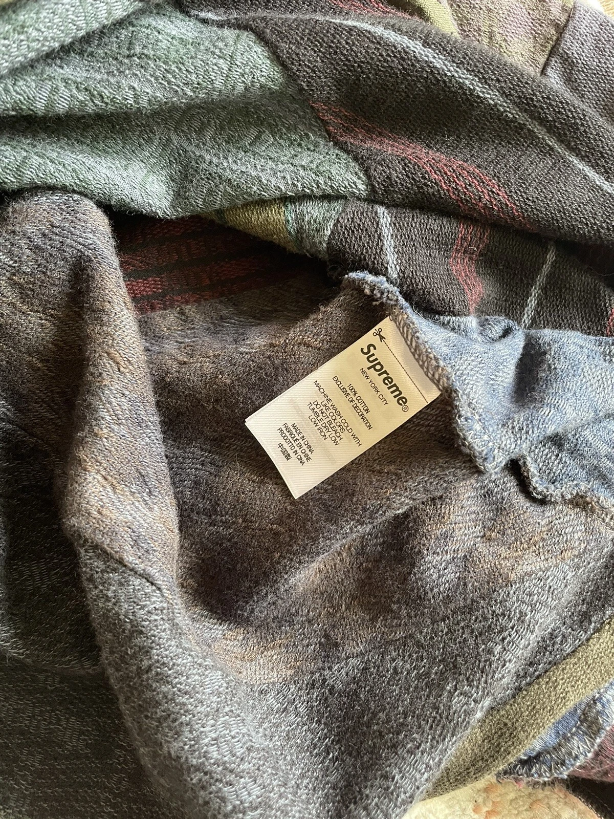 Maglione camicia Supreme Schizo Jacquard patchwork L S scatola logo maglietta SS23 in mano