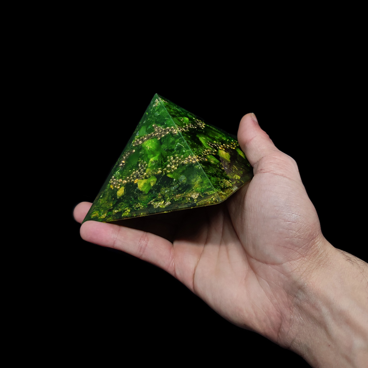 Gran Pirámide de Orgonita "Cristal de Primavera" Orgón Espiritual | Ópalo Verde