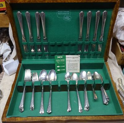Vintage - HOLMES & EDWARDS Silver-PLATE Lot w ORIG CHEST - SPRING