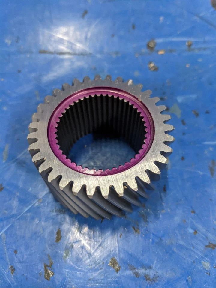 2007 Saturn Vue Rear Suspension Differential Assembly GM 19125757 - Image 4 of 4