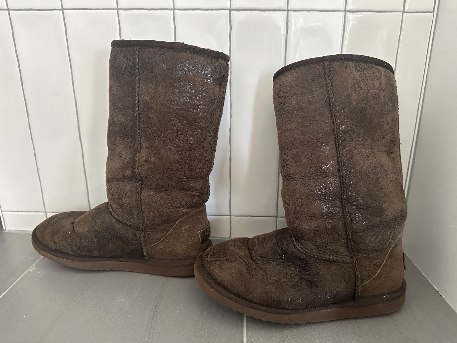 UGG (Authentic) Classic BAROQUE Embossed Paisley … - image 10