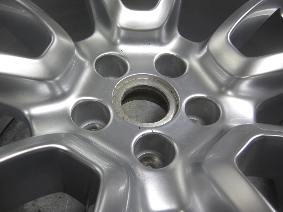 Porsche Macan 95 B Alufelge silber 10 x20 H2 ET 19 295/40 R20 95B601025BJ 88Z - Bild 4 von 4