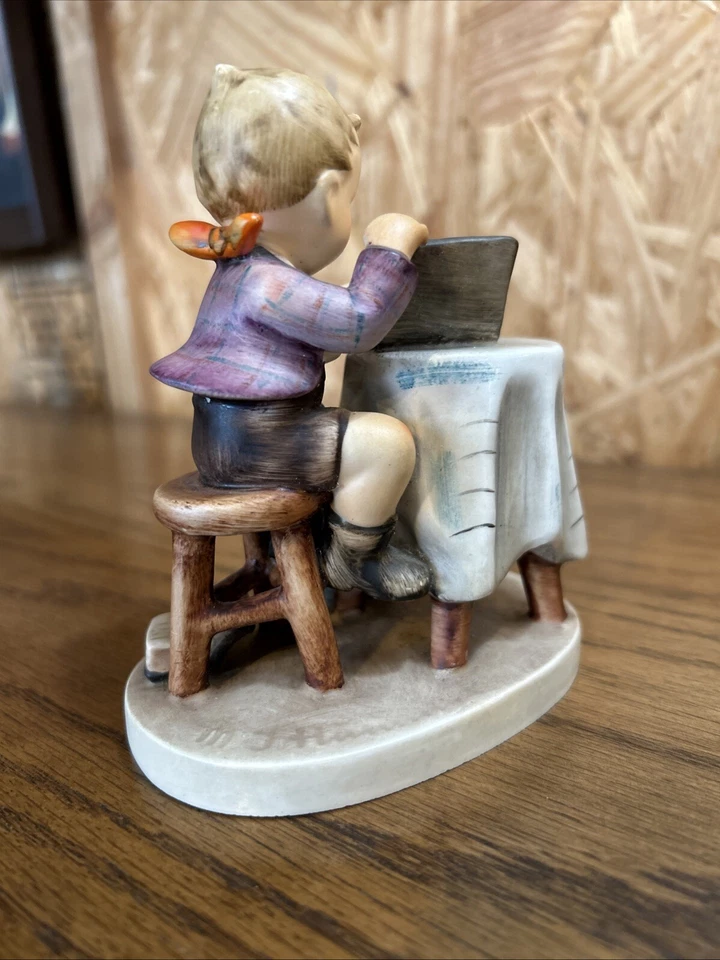 “Little Bookkeeper” #305 MÖLLER Hummel Goebel TMK4 niño lectura terrier perro Foto 4 de 4