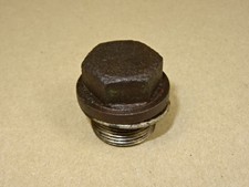 Verschlussschraube f. Achstrichter (Gewinde 24mm)Portalachse Güldner A9V Traktor