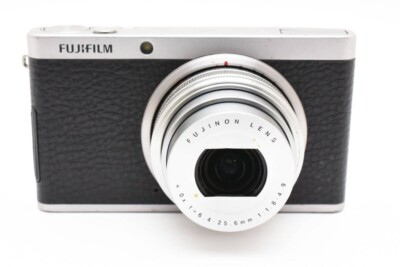 デジタルカメラ Fujifilm XF1 Digital Camera Black #8936 Fujifilm XF1 Digital Camera Black Includes Battery Excellent