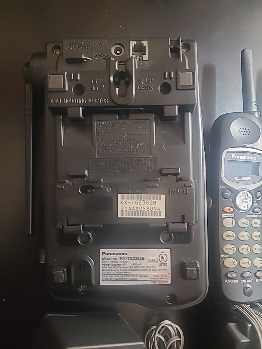 Panasonic KX-TG2382 2.4 GHz Triple Talk. 3 Handsets Single