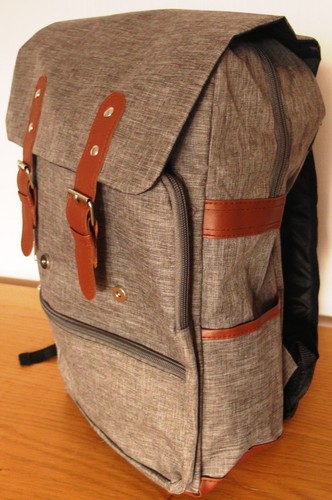 Rucksack ** 5 teilig mit Handytasche, Regenschutz, Alusitzkissen u.a. * NEU
