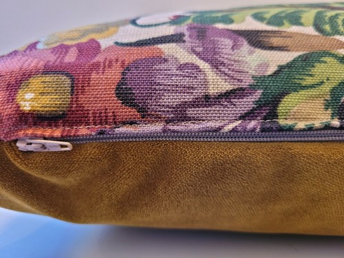 Funda de cojín SANDERSON PUNTO TAPIZ LINO Y TERCIOPELO DORADO ANTIGUO - Imagen 3 de 18