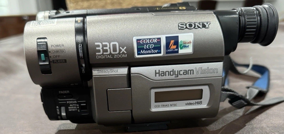 ビデオカメラ SONY HANDYCAM Sony NTSC MiniDV 3.3-Megapixel Handycam Camcorder - Video