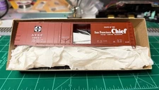 Accurail 8107.3, HO Scale 50' Steel Boxcar Kit, Combo Door, ATSF Santa Fe #10047