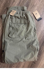 Nike Men s Green Solid Nylon Cargo Pants XL R...
