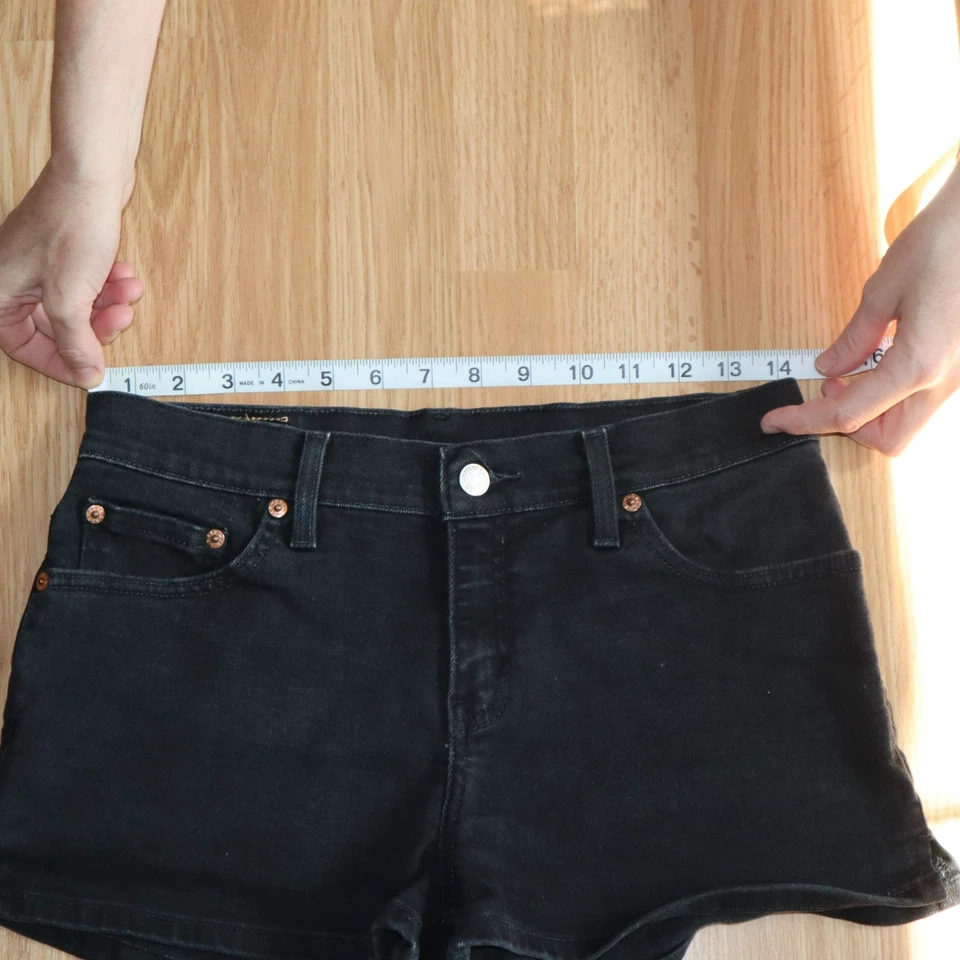 Vintage Y2k Levi's Shorty Jean Shorts Stretch Black 5 Jr Measure 29 x 2.5 Women - Image 2 of 4
