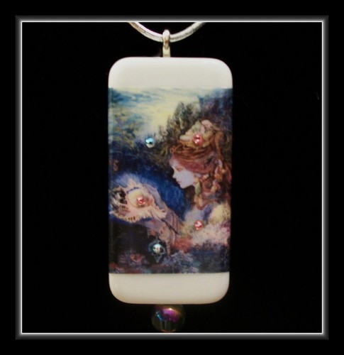 BEAUTIFUL MERMAID PENDANT UNDER THE SEA