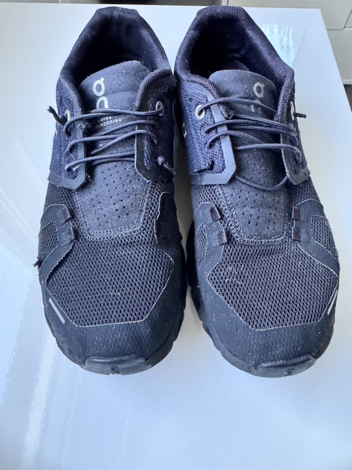 On Sneaker - image 2