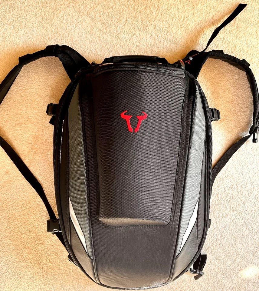 SW-Motech EVO Jetpack Hecktasche, 20-33l, Ballistic Nylon, Schwarz/Grau+Regenhau - Bild 4 von 4