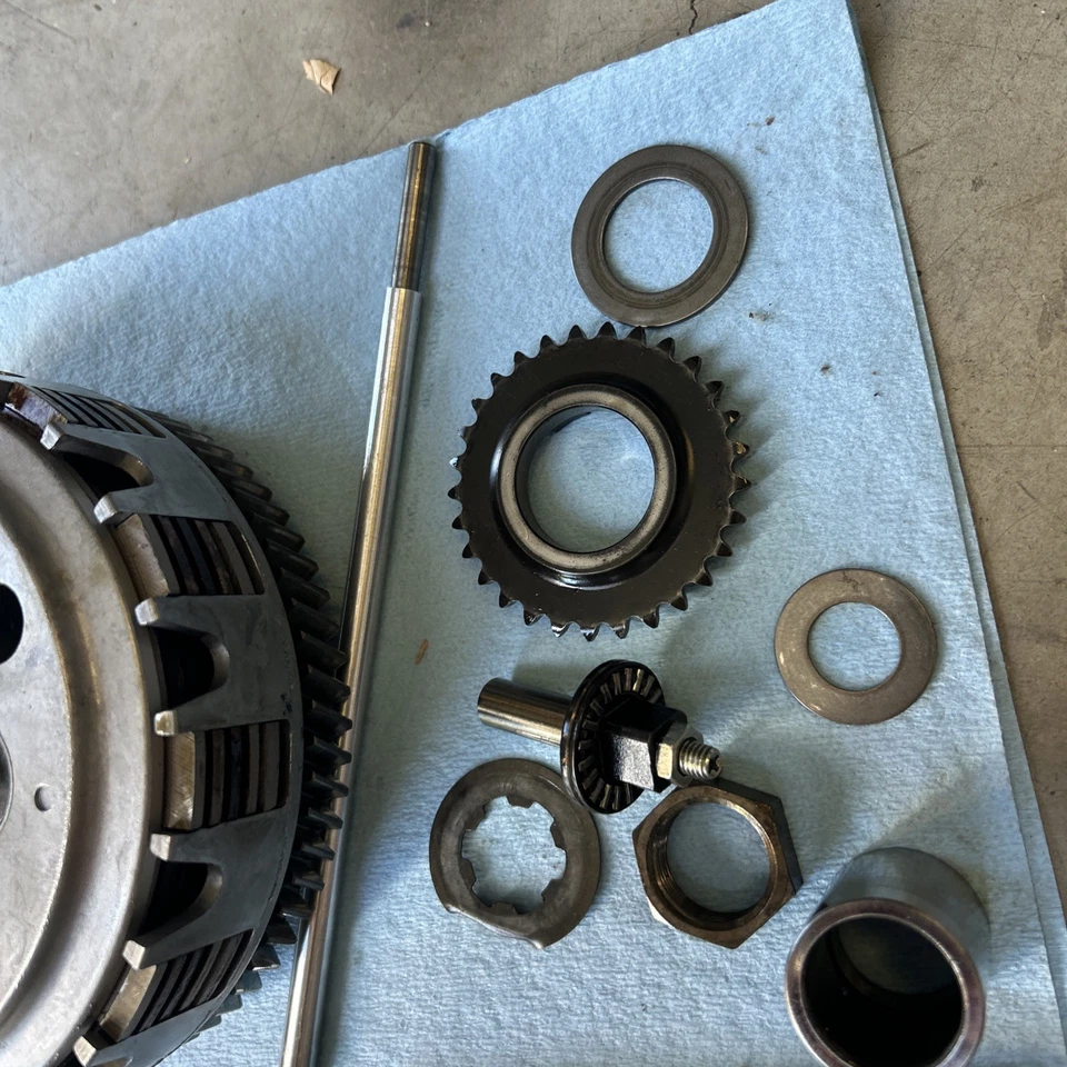 Conjunto de cesta de embrague con placas Suzuki GW250 2013-2017 Foto 4 de 4