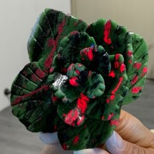 366G Natural green Ruby zoisite(anylite)crystal Carving rose glow under UV light