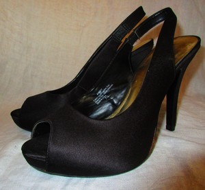 kelly and katie black heels