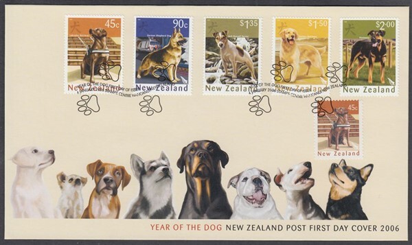  Year of the Dog 2018 プレート 2018 Year of the Dog Gold Plated Medallion | NZ Post