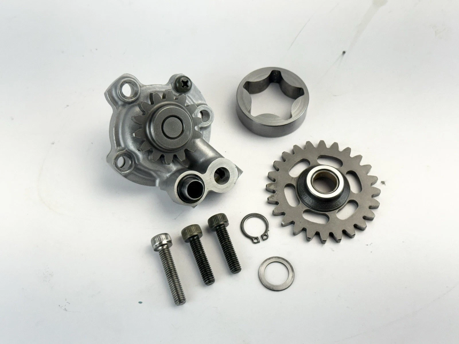 ✅ 2000 - 2002 Yamaha YZ426F Oil Pump Assy & Gear Hardware OEM Genuine 2000