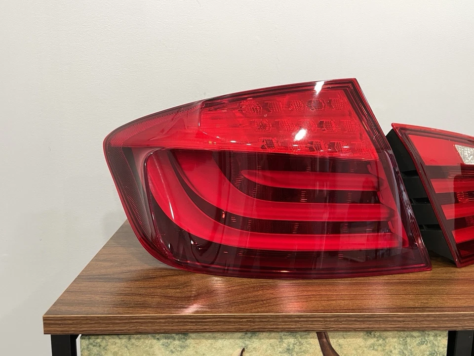 Lámpara de freno trasera BMW 5 Series F10 2011-2013 OME Foto 3 de 4