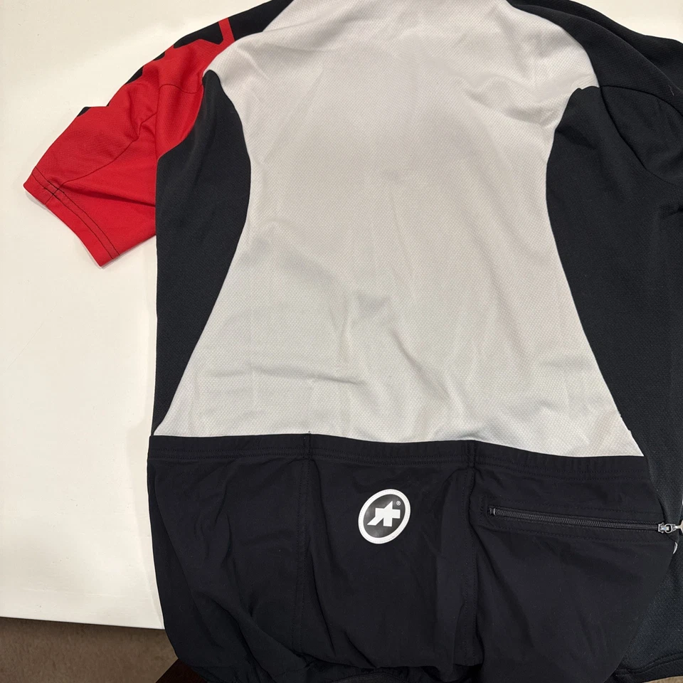 Camiseta de ciclismo Assos grande zíper completo preta/branca/vermelha 3 bolsos traseiros com zíper traseiro - Imagem 4 de 4
