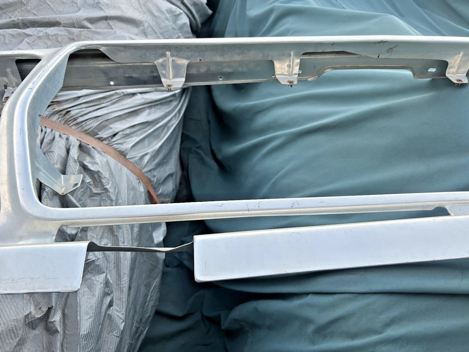 78 79 1978 1979 F100 F150 F250 F350 Bronco Aluminum Grille Shell and more! LOT! - Image 3 of 4