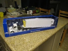 First Gear XVII Kenworth T880 Day Cab Pinnacle Frac Tank Truck United Rentals