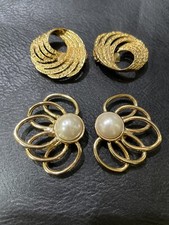 Vintage Set 2 Bluette Shoe Clips Gold Tone Textured Pearl Finish Made In France