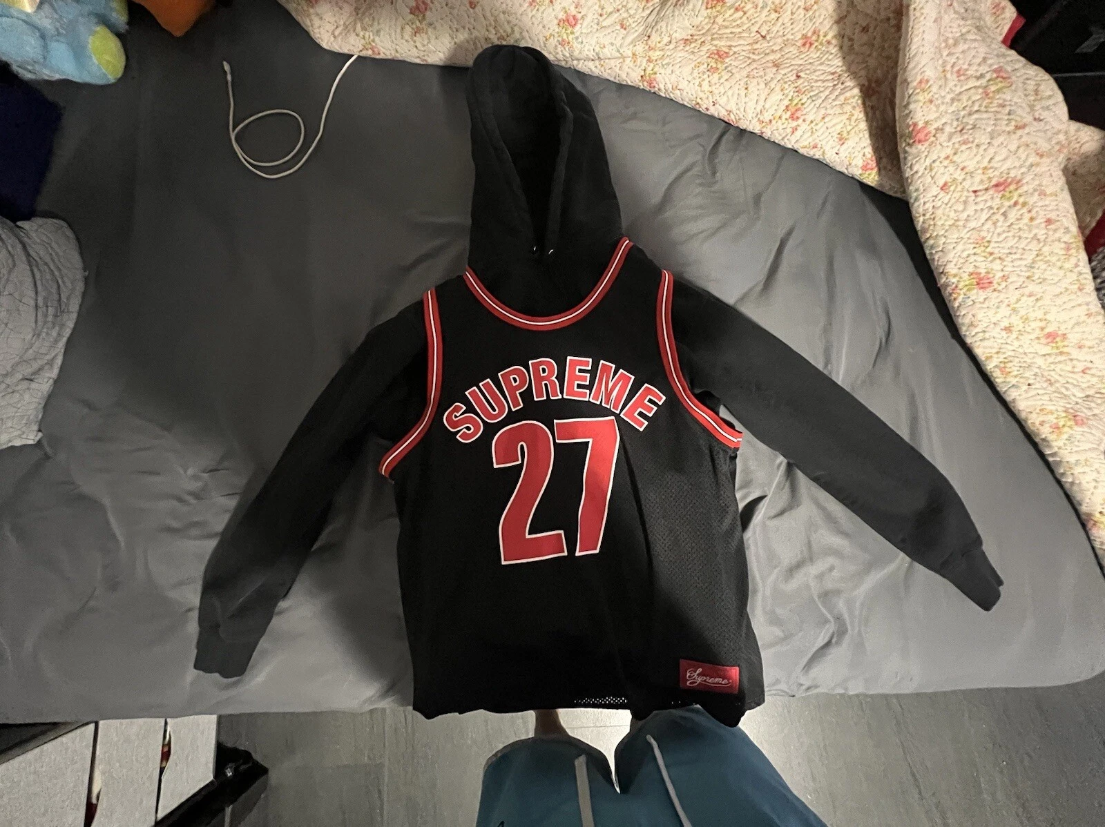 Sweat shirt noir Supreme basketball sweat shirt à capuche taille M rare