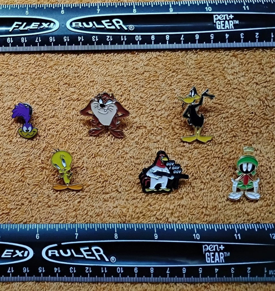 LOONEY TUNES PIN SAVE 20% ON 2+ PINS metal enamel set lapel lot cartoon toons