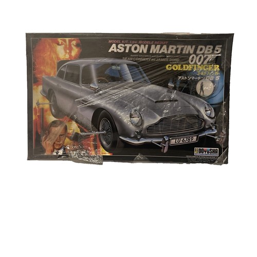 Autoworld 1:18 James Bond 007 Aston Martin DBS Quantum Diecast