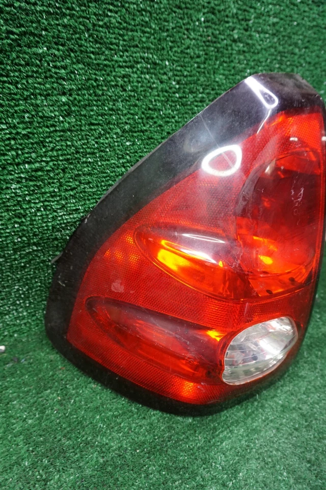 2001 2002 2003 2004 2005 PONTIAC AZTEK LEFT TAIL LIGHT OEM 10325501 - Image 2 of 4