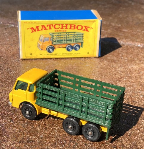 Vintage Matchbox Lesney No. 4 Dodge Stake Truck with Original E Box - Picture 3 of 12