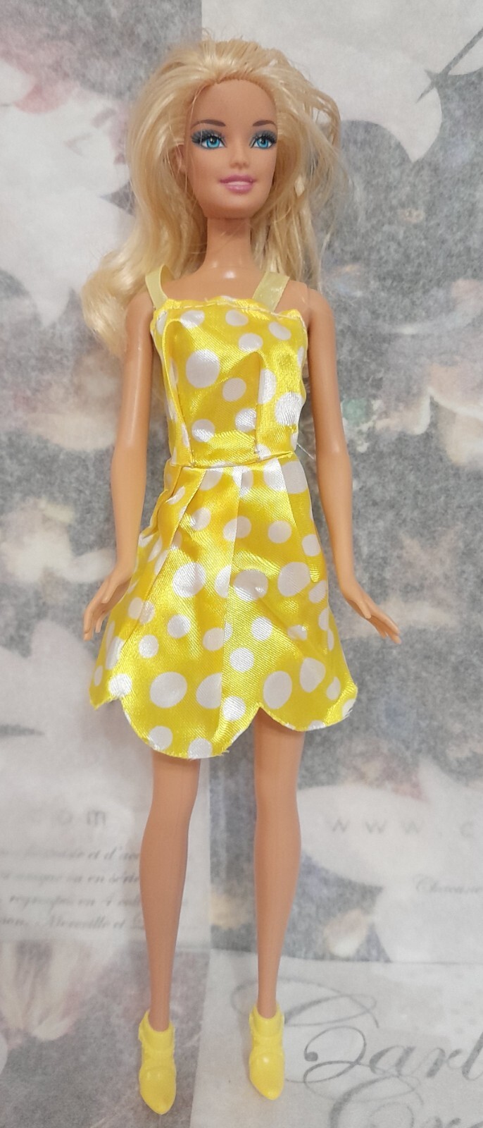 Ensemble Robe Barbie Poupée Mannequin 25 à 30 cm et paire de Chaussure