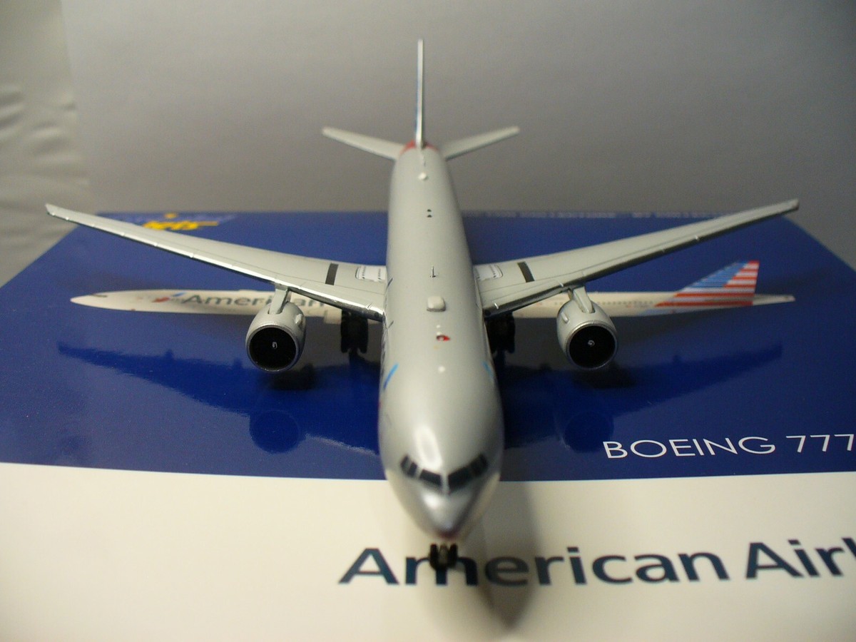 Gemini Jets 1:400 ENHANCED American Boeing 777-300ER GJAAL1865