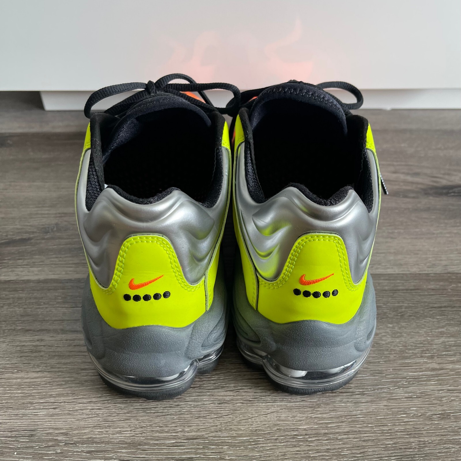 nike tuned air orange